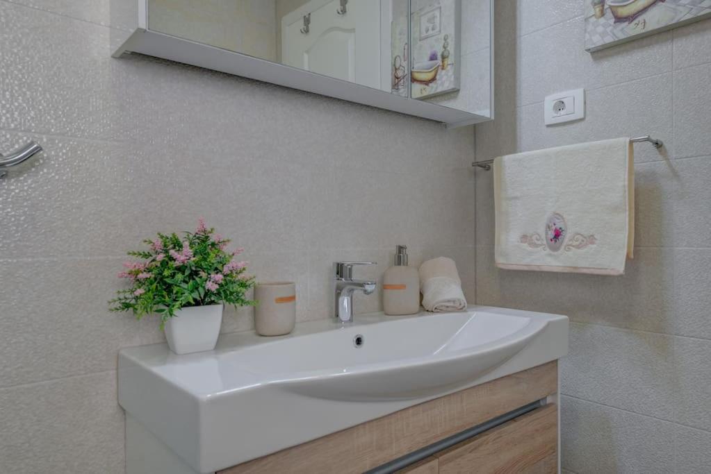 Diva 1,Stylish Old Town Studio Apartment Near Beach Split Exteriér fotografie